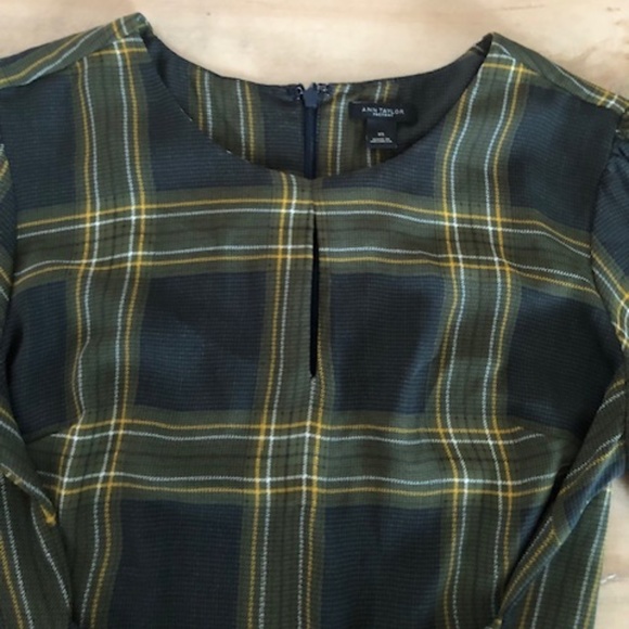 Ann Taylor Factory Top short sleeve green tie front XS - Picture 6 of 12